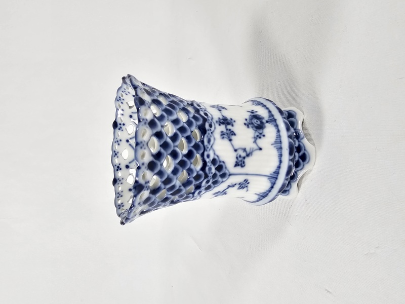 Royal Copenhagen "Musselmalet helblond" vas