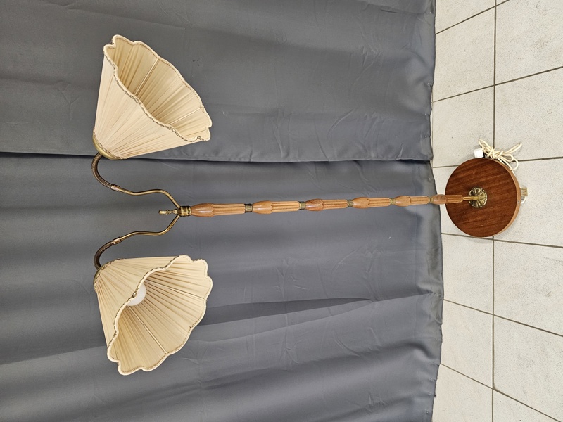 Golvlampa, 2 armad