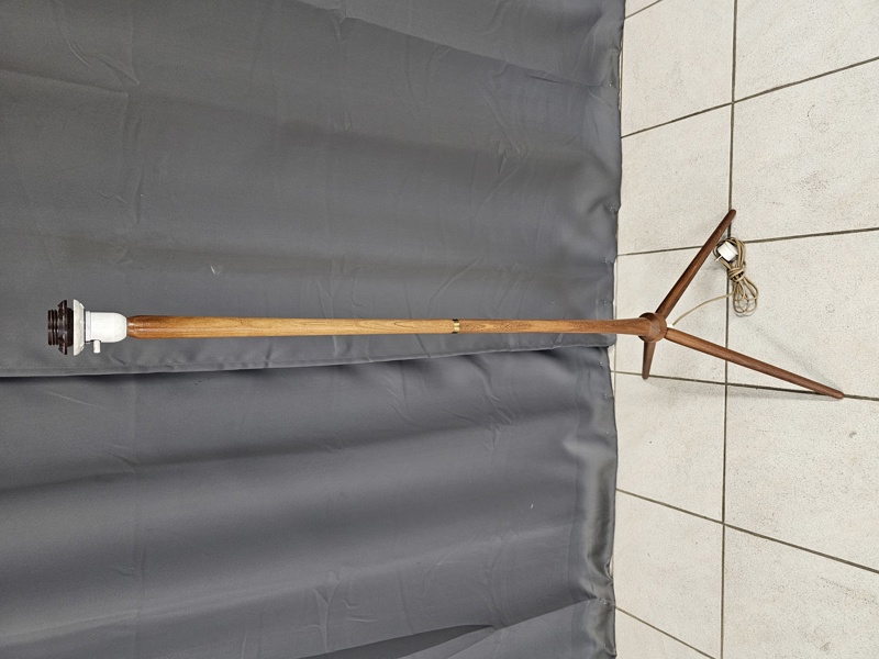Golvlampa, teak, 3 ben
