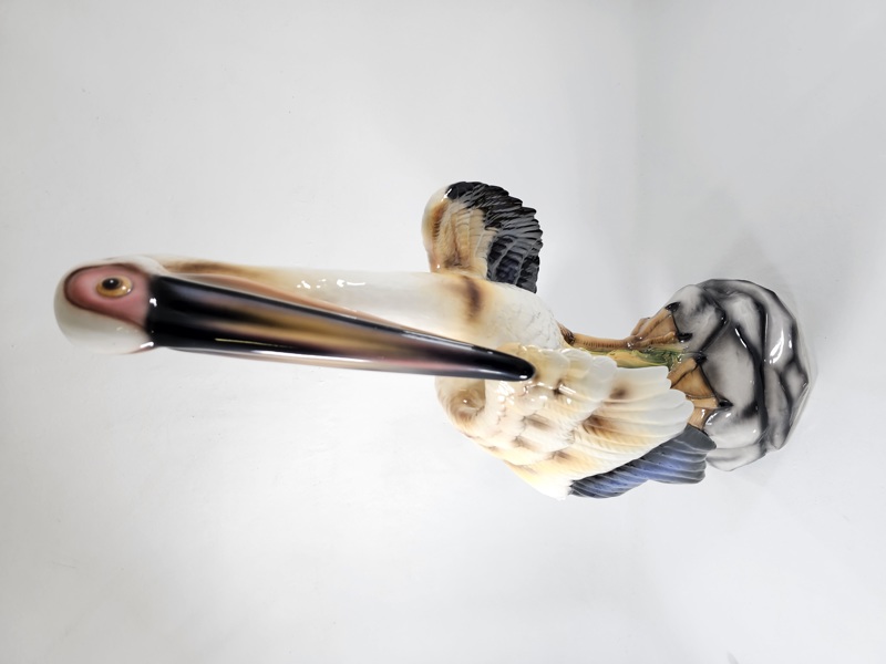 Golvfigurin "Pelikan" porslin