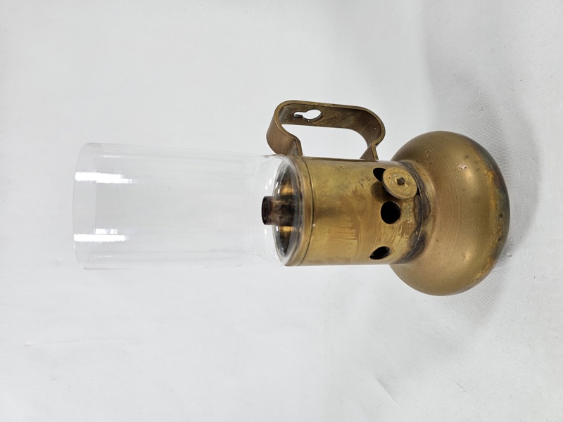 Bordsfotogenlampa, mässing, Landskrona