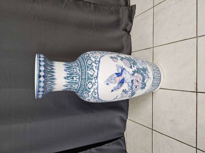 Golvurna, orientaliskt porslin