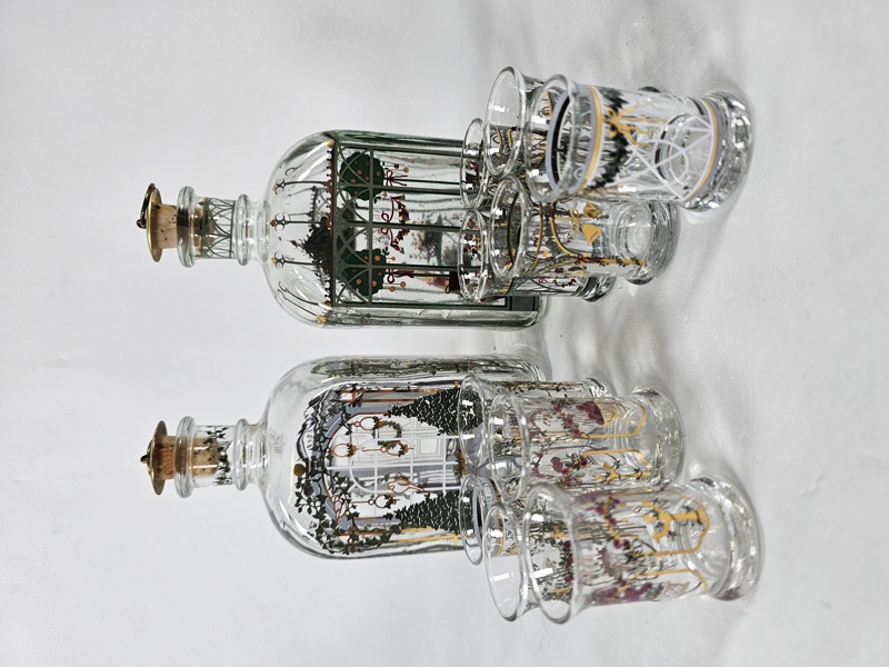 Holmegaard, 2 karaffer samt 10 snapsglas
