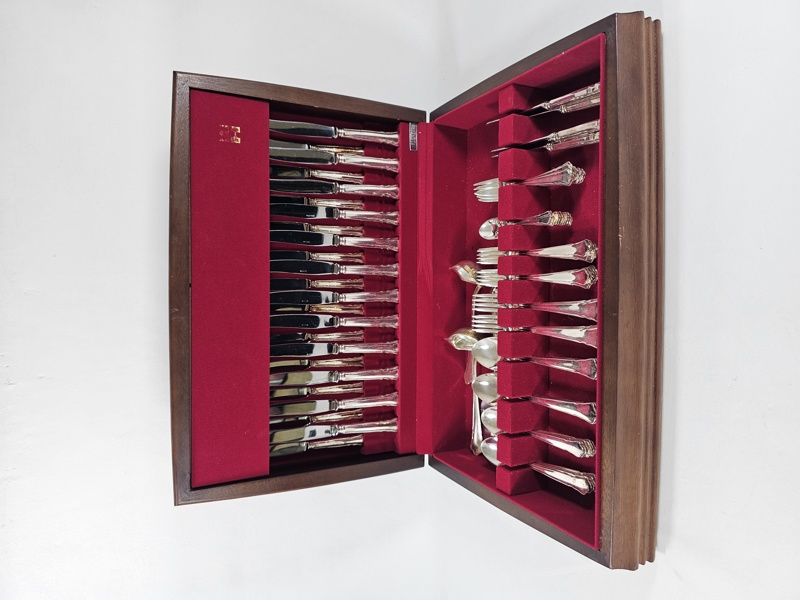 Besticksuppsättning "Chippendale" i schatull, nysilver, 105 delar