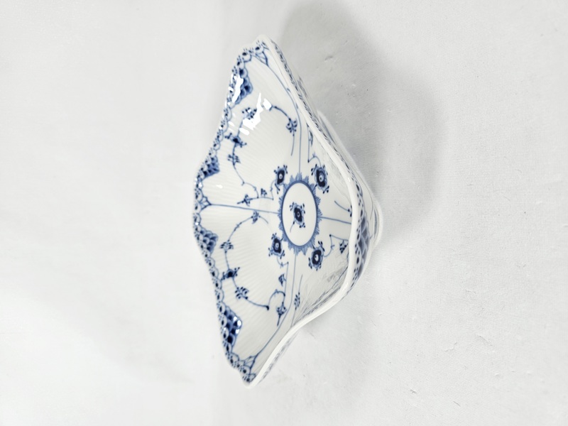 Royal Copenhagen, Musselmalet, skål