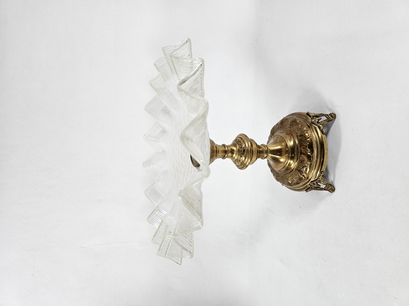 Skål på fot, veckad glasskål