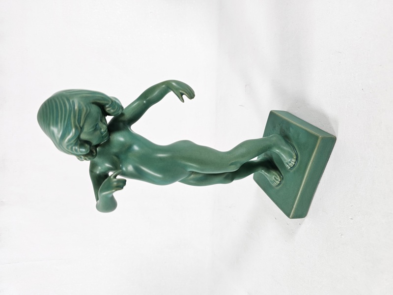 Kai Nielsen, figurin "Venus Kalipygos" signerad sockel