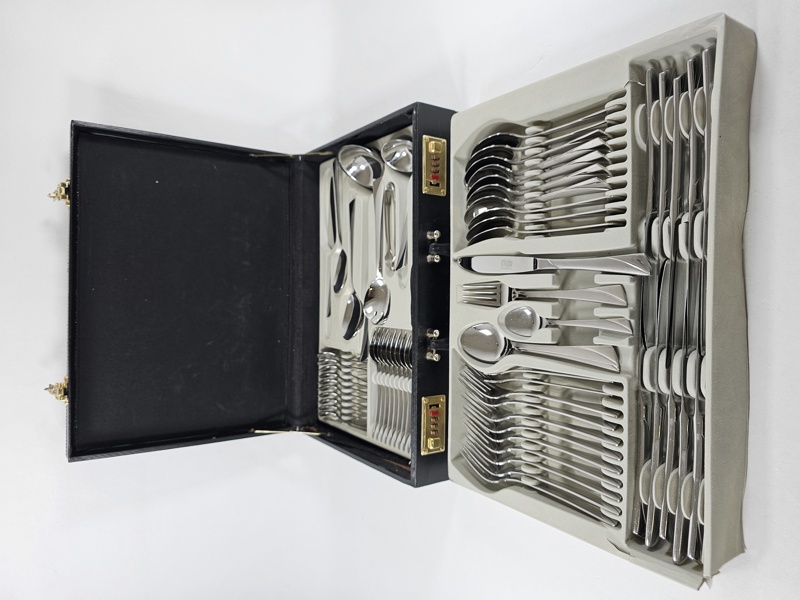 Bestick i väska, 69 del