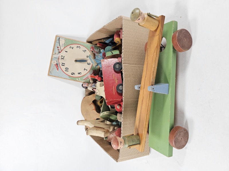 Parti gamla träleksaker