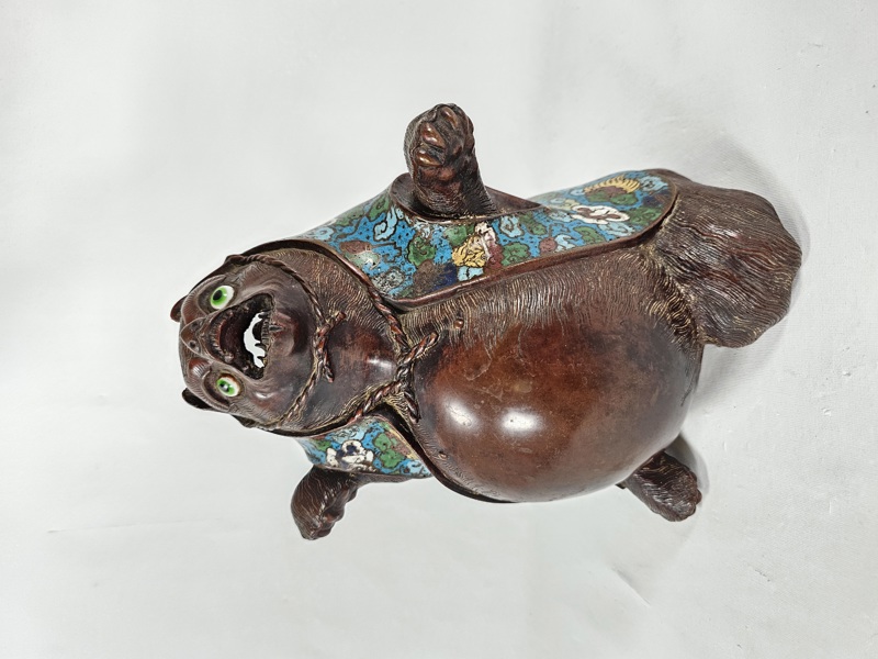 Asiatisk bronsskulptur/ cloissone 