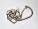 2 halsband, silver, vikt 75 gr.