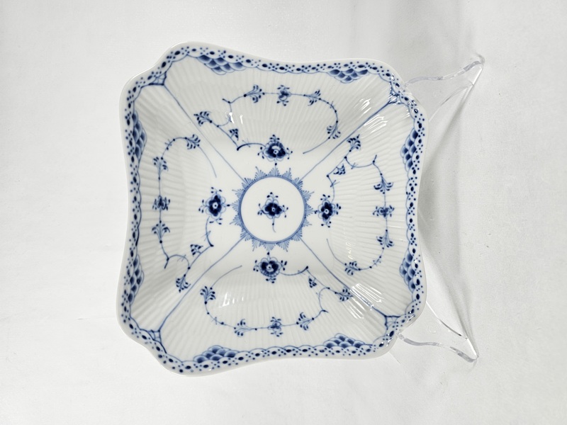 Royal Copenhagen "Musselmalet" skål