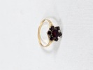 Ring, guld, 18K, vikt inkl stenar 1,9 gr.