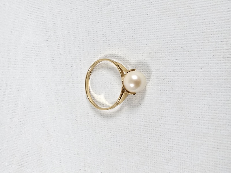 Ring med pärla, guld, 18K, vikt inkl pärla 2,3 gr