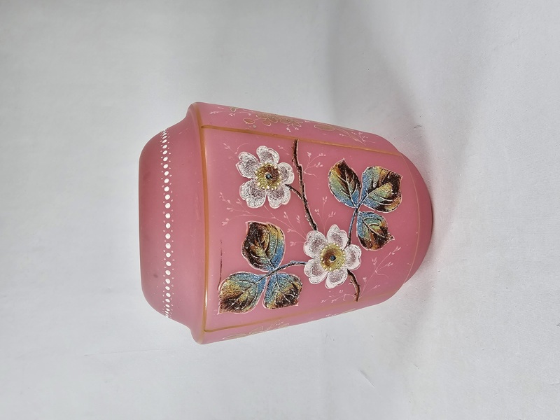 Äldre kupa till månskensampel, bemålat glas