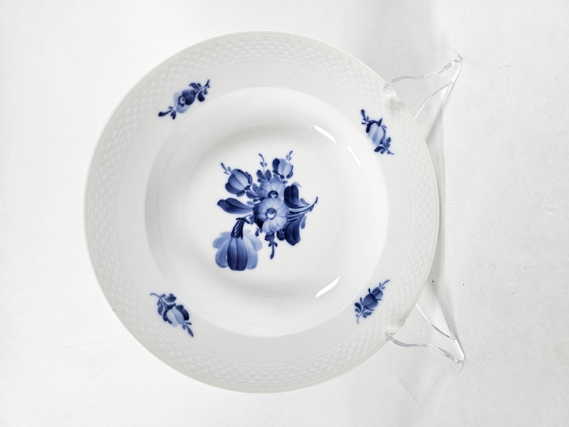 Royal Copenhagen, 12 djupa mattallrikar "Blå Blomster"