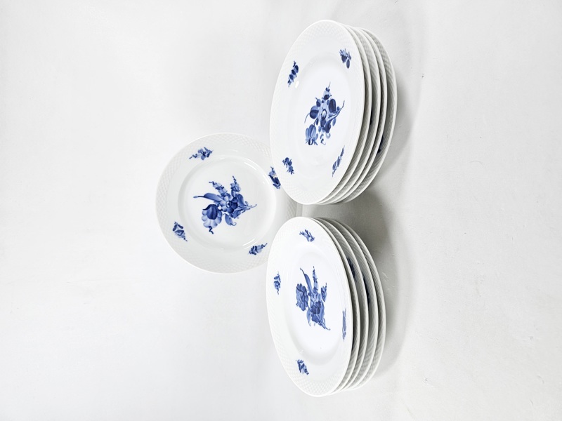 Royal Copenhagen, 11 assietter/förättstallrikar "Blå Blomster"
