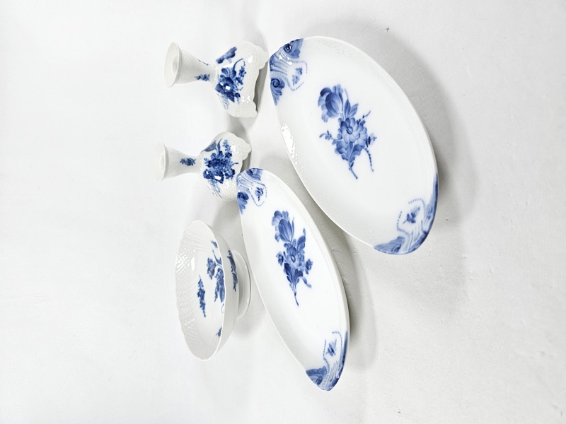 Royal Copenhagen, 5 del "Blå blomster"