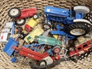 Parti leksaker, bilar, traktorer mm.