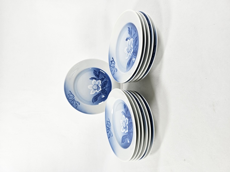 Bing Gröndahl, 12 assietter "Julrosen"